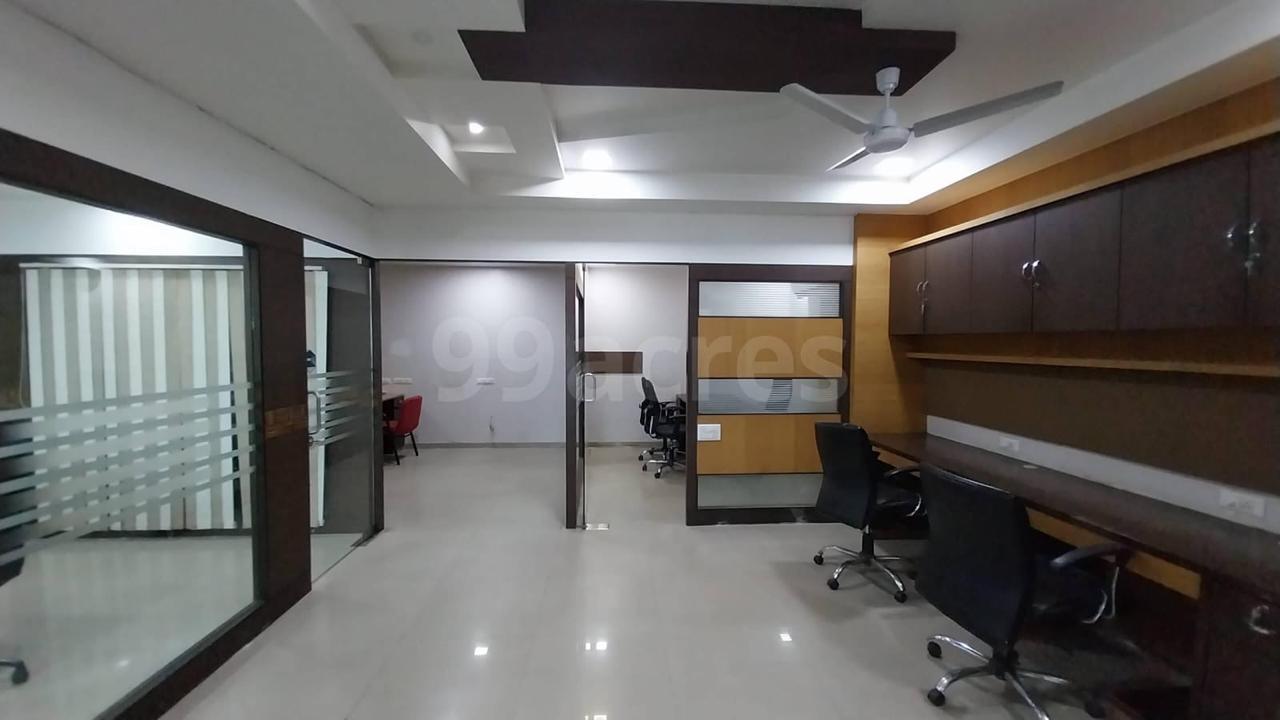 1441 Sq. Ft. Commercial Office for Rent in Sola Ahmedabad - Media 13