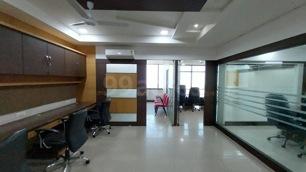 1441 Sq. Ft. Commercial Office for Rent in Sola Ahmedabad - Media 11