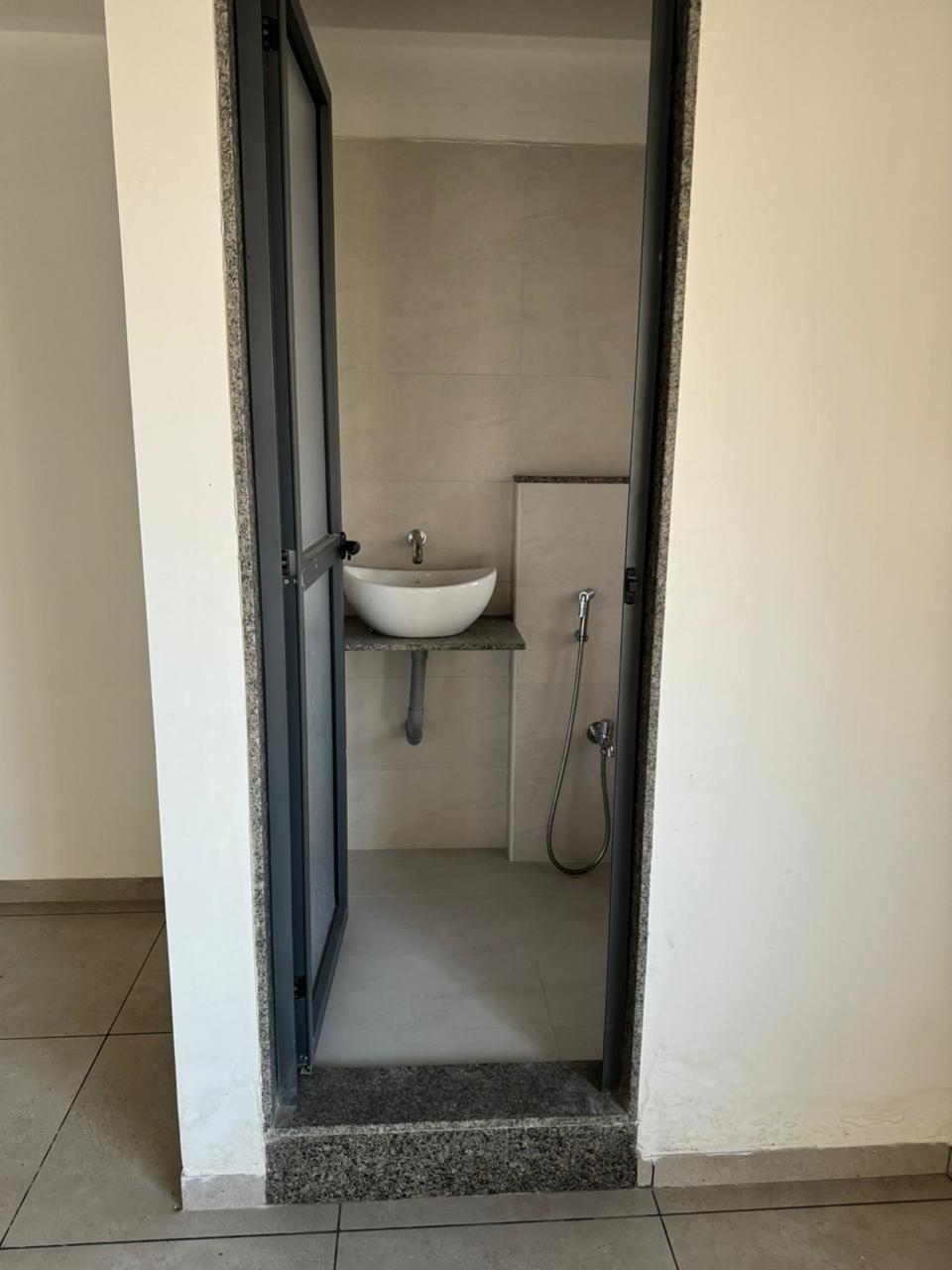 656 Sq. Ft. Commercial Office for Rent in Nehrunagar Ahmedabad - Media 10