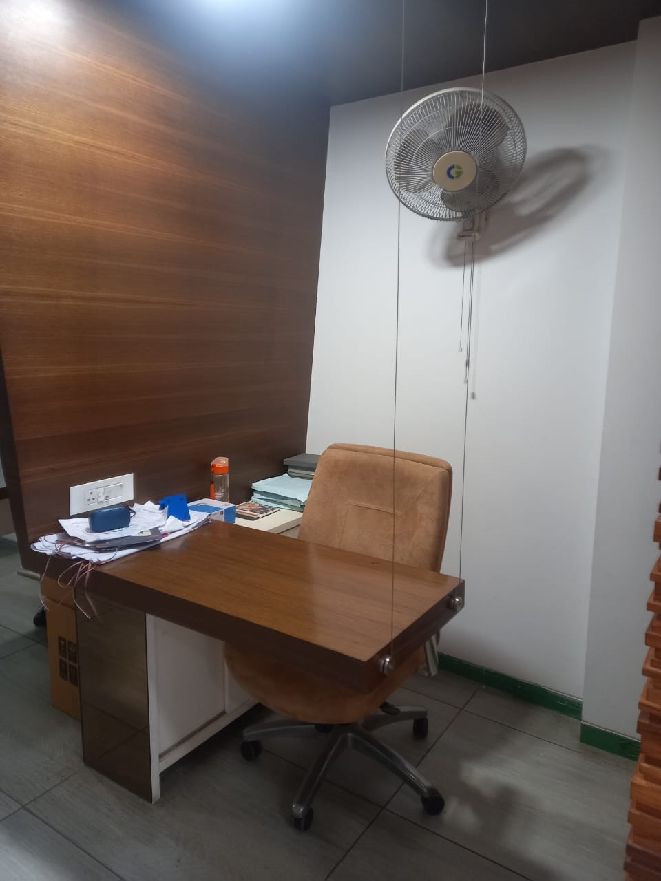 921 Sq. Ft. Commercial Office for Rent in Thaltej Ahmedabad - Media 10