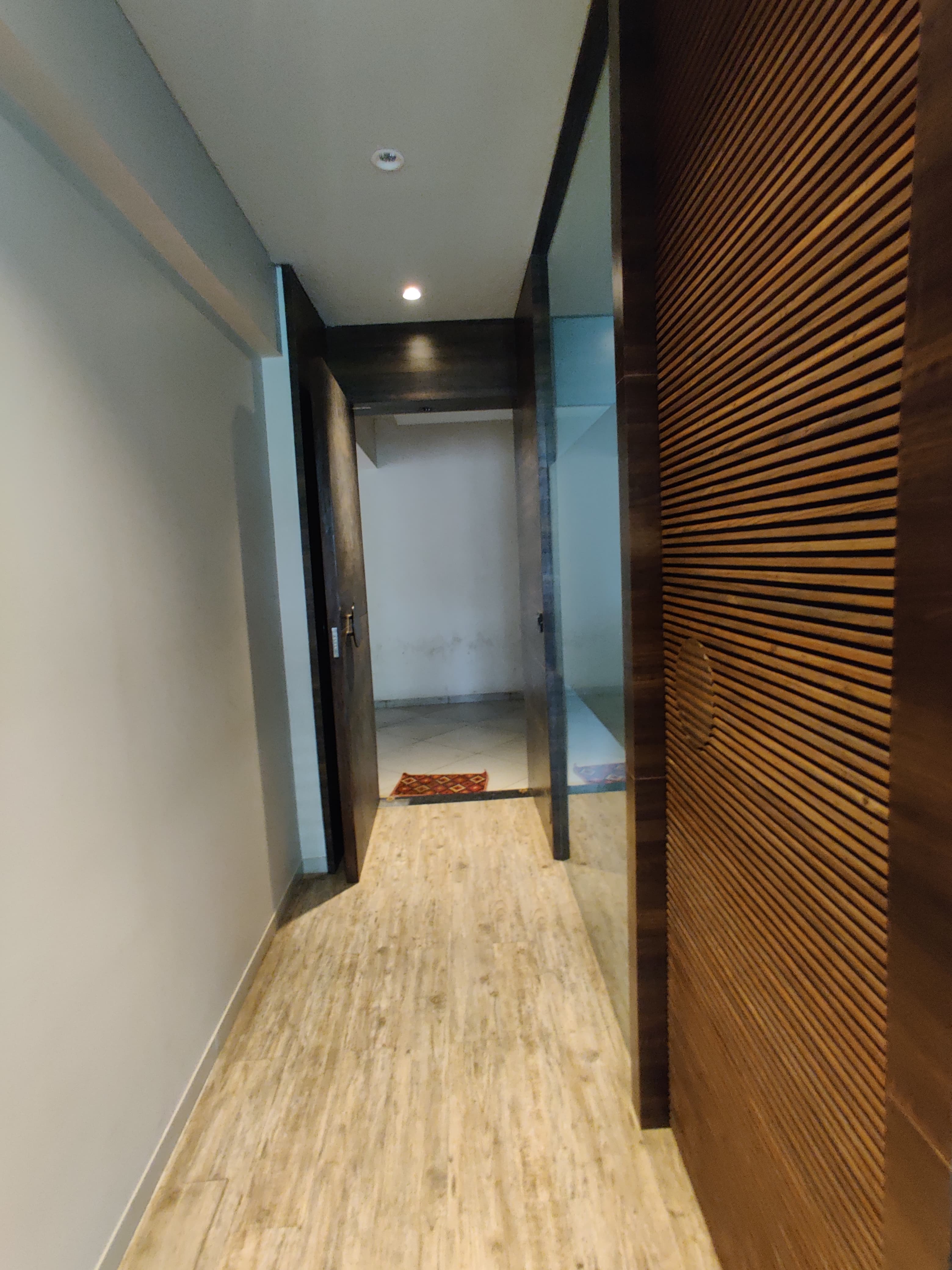 580 Sq. Ft. Commercial Office for Rent in Thaltej Ahmedabad - Media 4