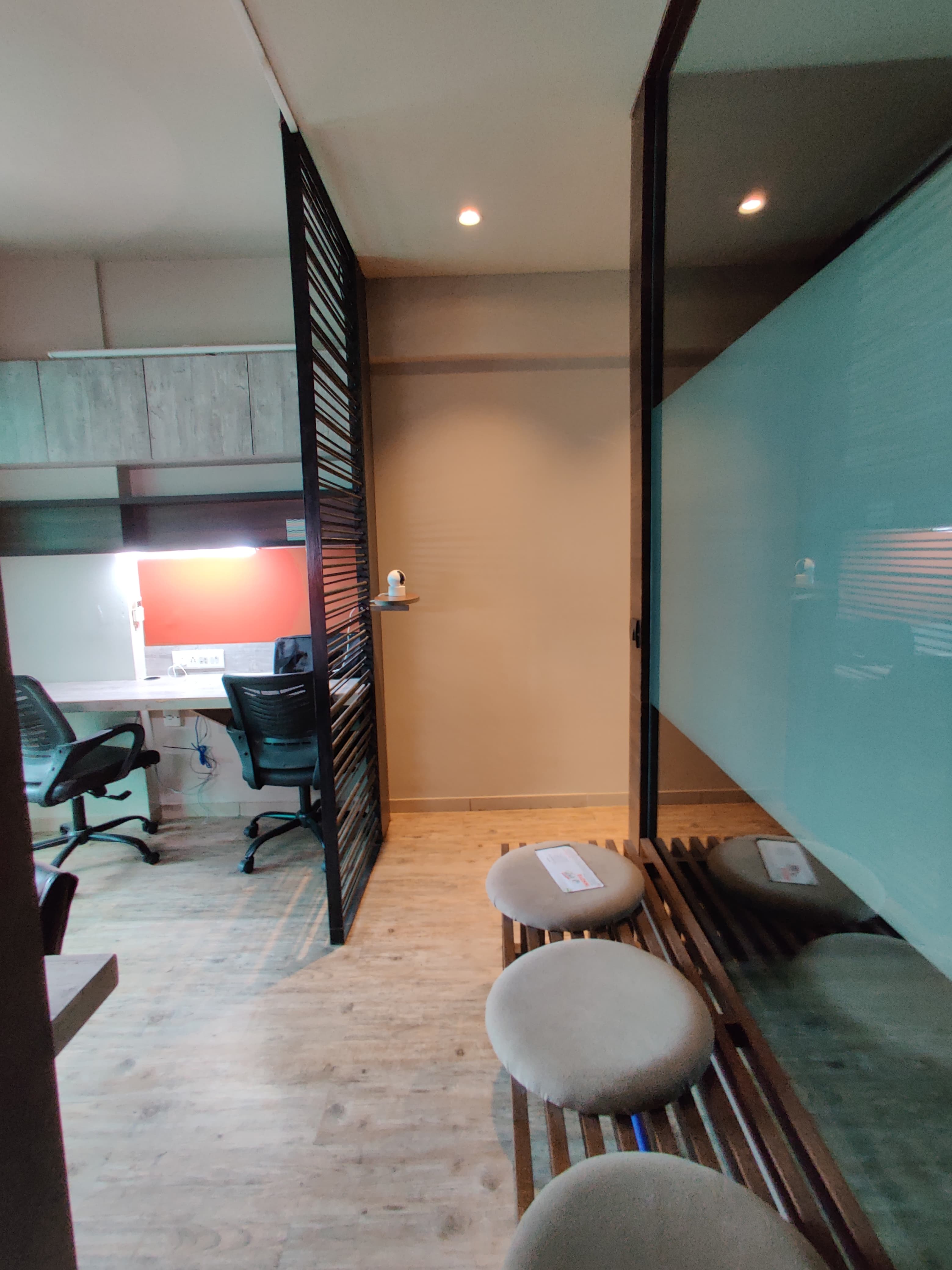580 Sq. Ft. Commercial Office for Rent in Thaltej Ahmedabad - Media 6