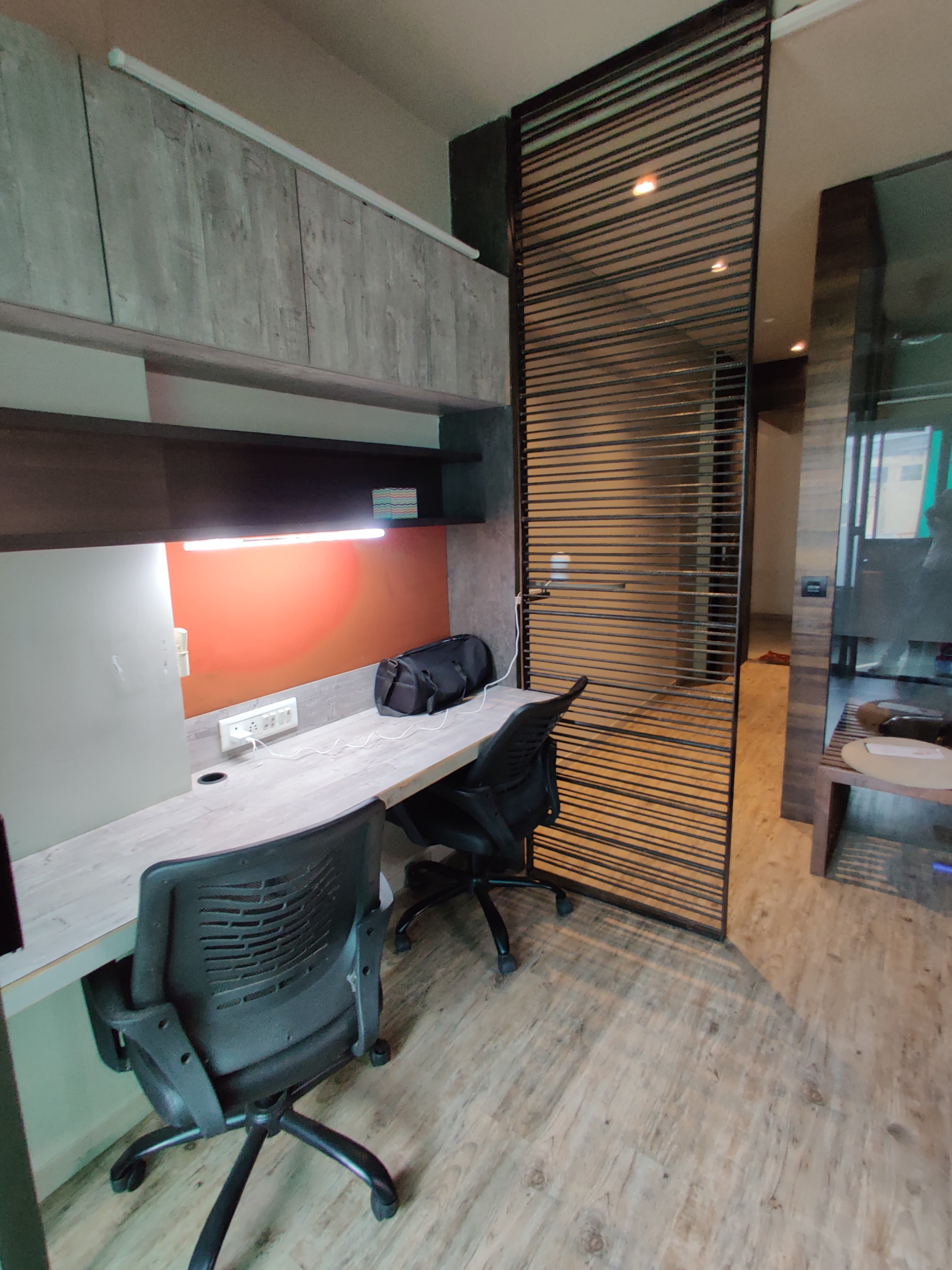 580 Sq. Ft. Commercial Office for Rent in Thaltej Ahmedabad - Media 8