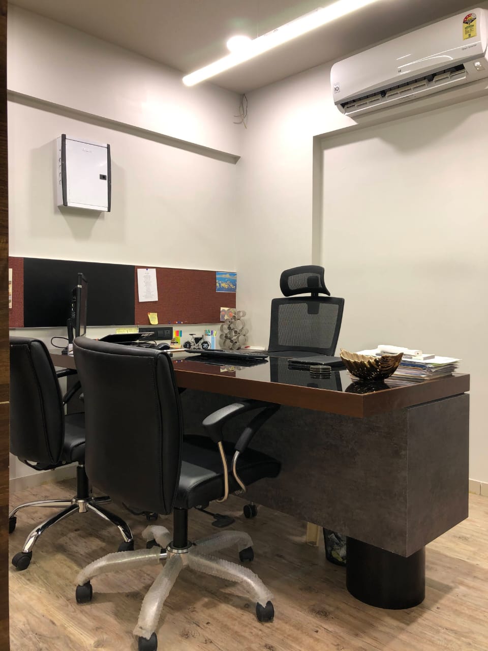 580 Sq. Ft. Commercial Office for Rent in Thaltej Ahmedabad - Media 12