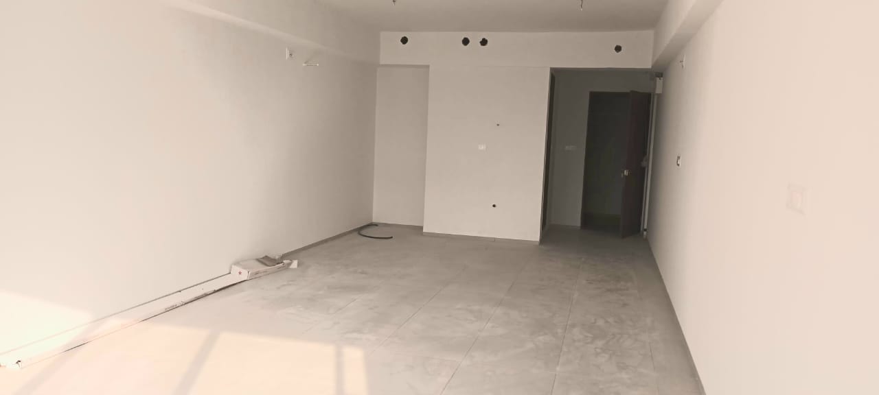 900 Sq. Ft. Commercial Office for Rent in Sola Ahmedabad - Media 3