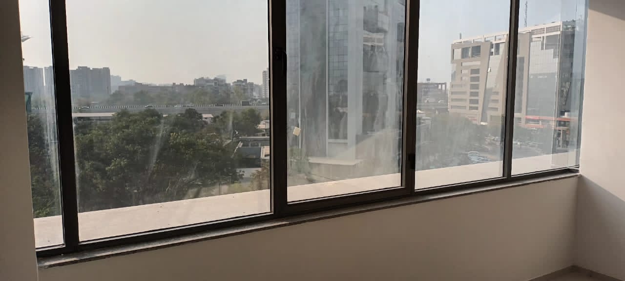 900 Sq. Ft. Commercial Office for Rent in Sola Ahmedabad - Media 6