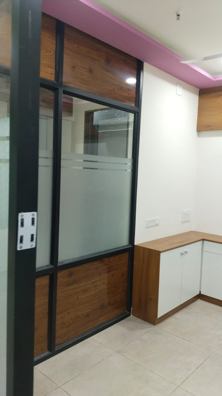 661 Sq. Ft. Commercial Office for Rent in Nehrunagar Ahmedabad - Media 4