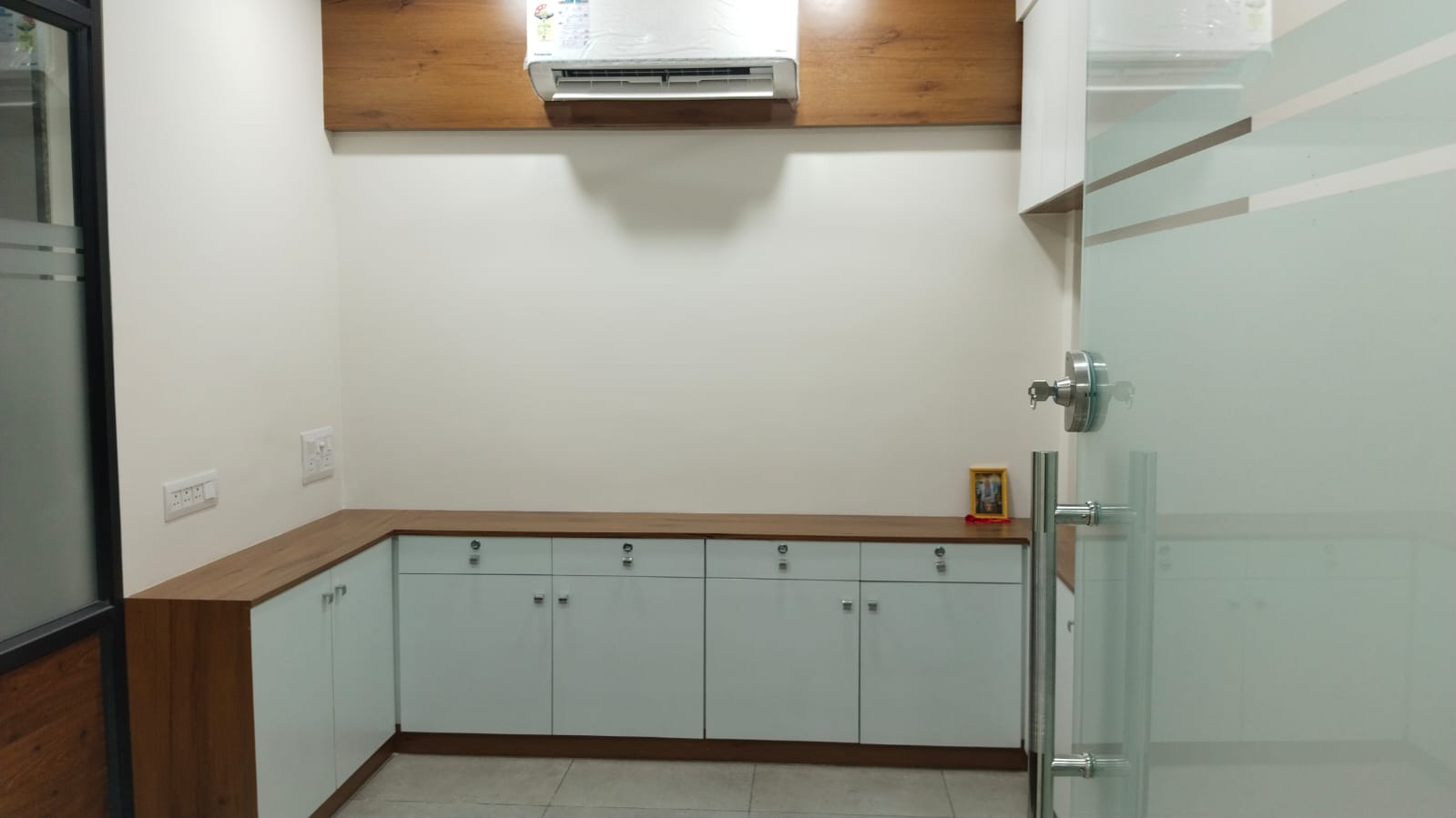 661 Sq. Ft. Commercial Office for Rent in Nehrunagar Ahmedabad - Media 7