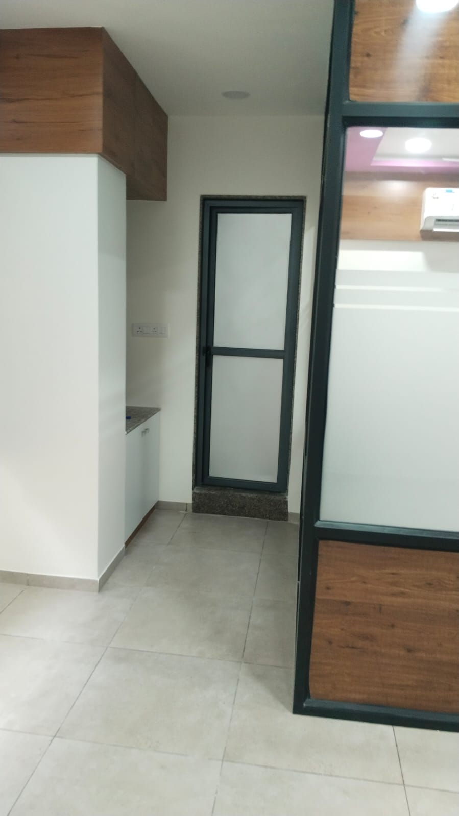 661 Sq. Ft. Commercial Office for Rent in Nehrunagar Ahmedabad - Media 8
