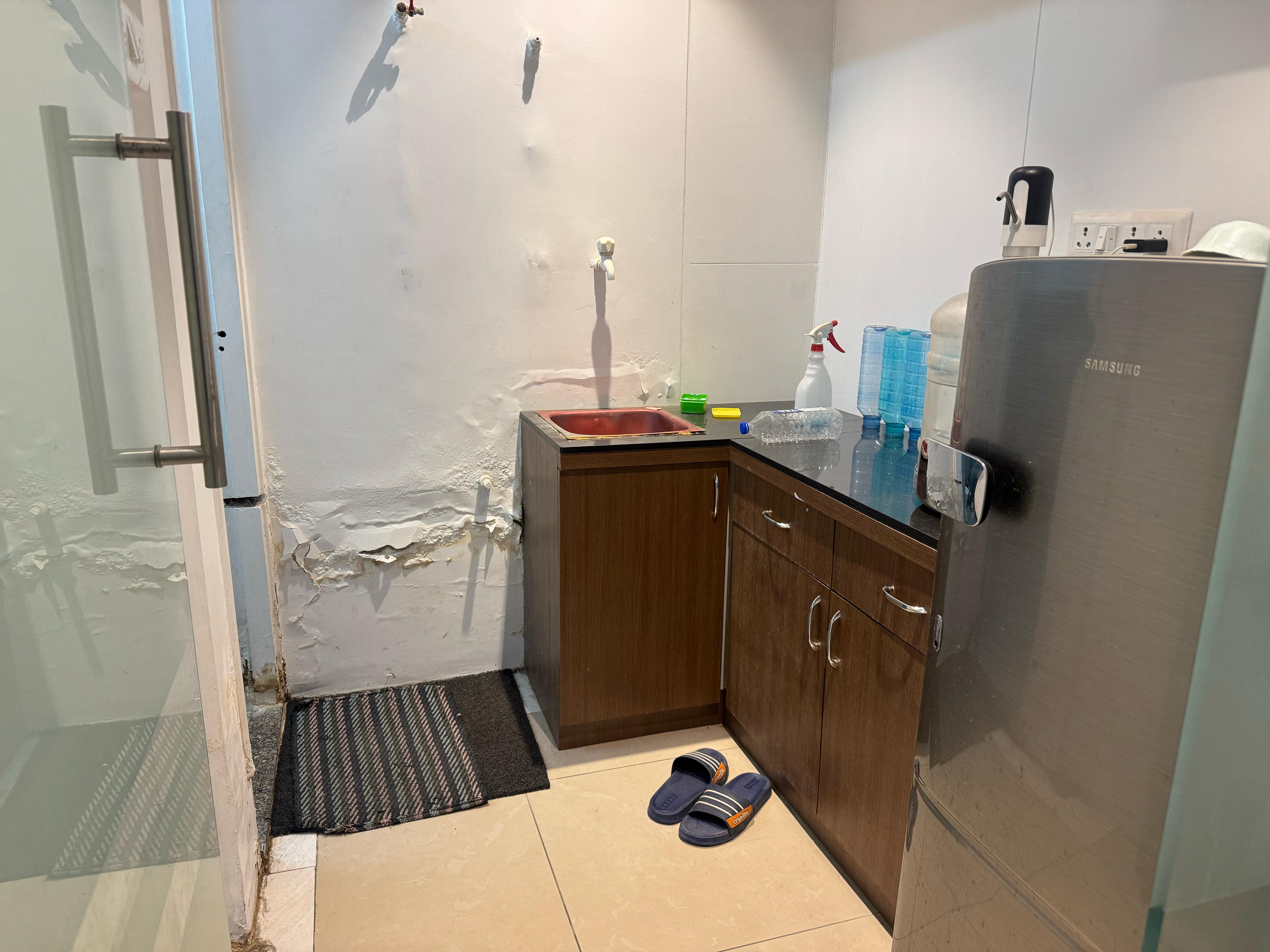 808 Sq. Ft. Commercial Office for Rent in Thaltej Ahmedabad - Media 4
