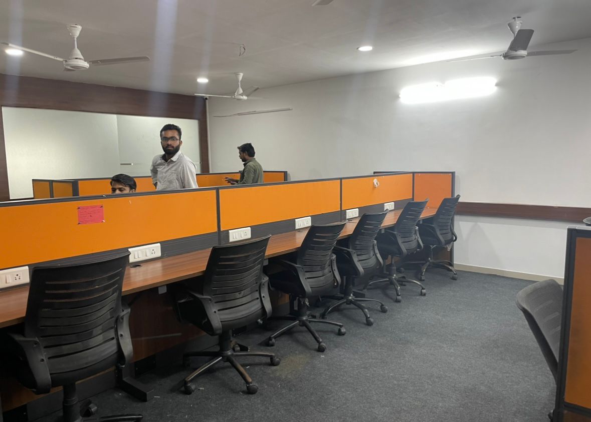 1035 Sq. Ft. Commercial Office for Rent in Vastrapur Ahmedabad