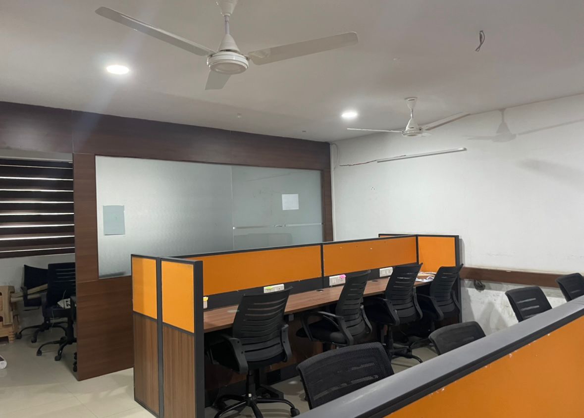 1035 Sq. Ft. Commercial Office for Rent in Vastrapur Ahmedabad - Media 3