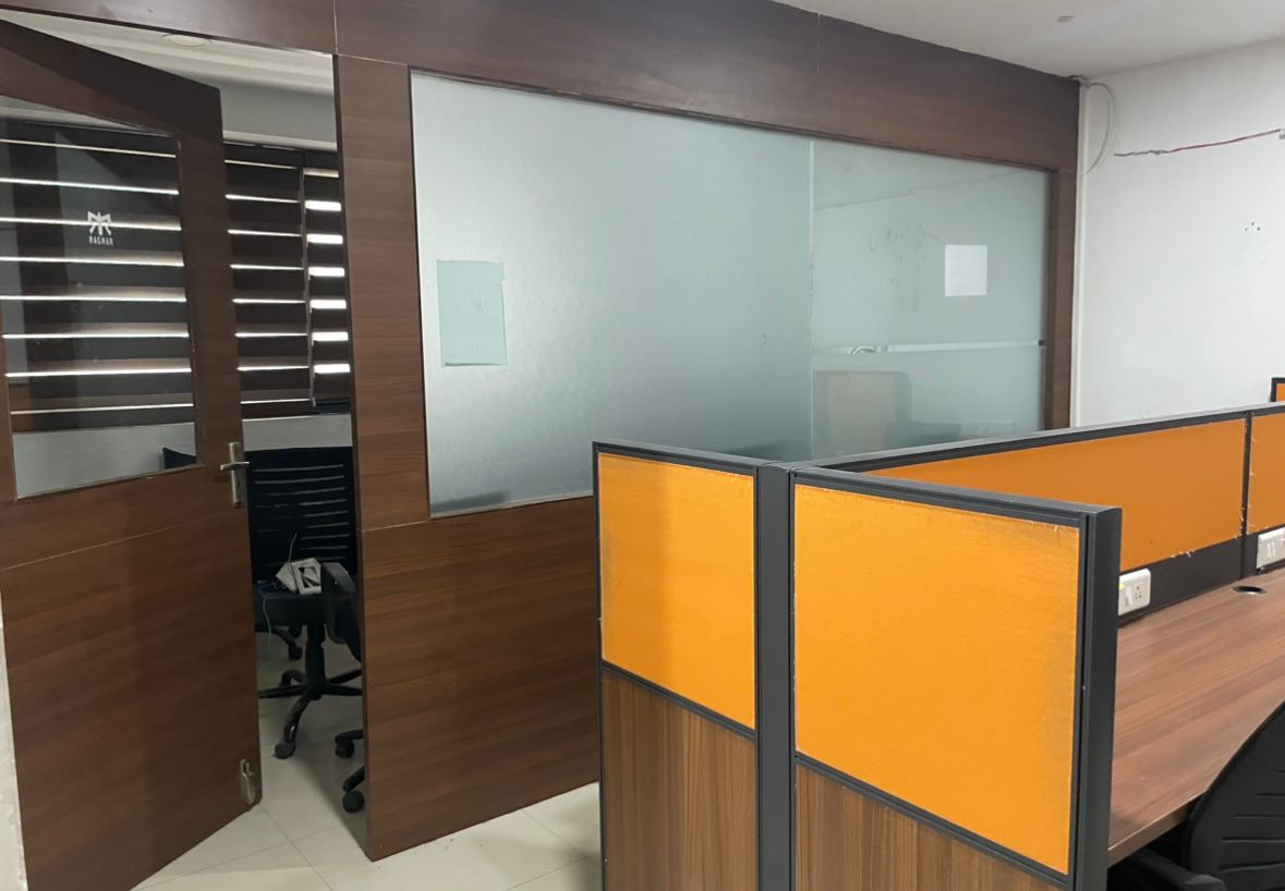 1035 Sq. Ft. Commercial Office for Rent in Vastrapur Ahmedabad - Media 4