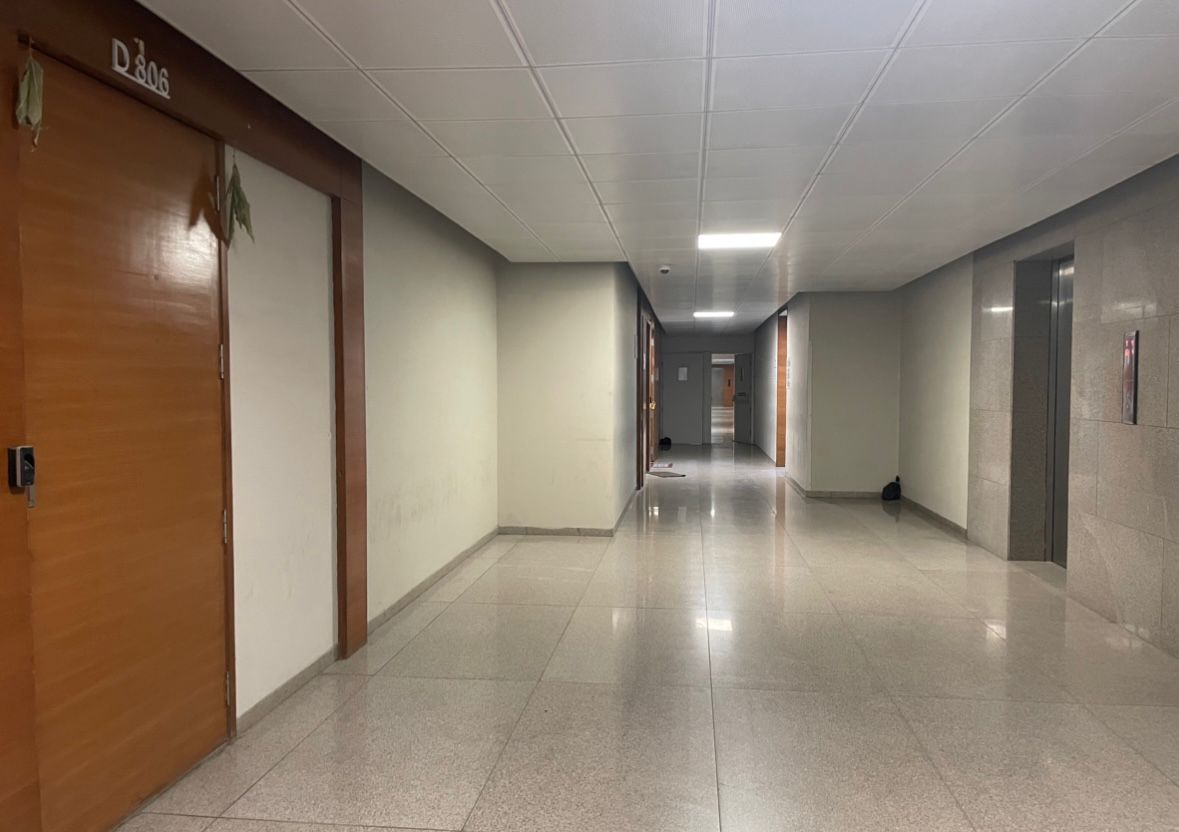 1035 Sq. Ft. Commercial Office for Rent in Vastrapur Ahmedabad - Media 5