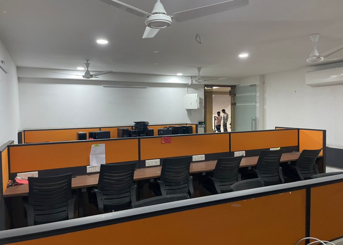 1035 Sq. Ft. Commercial Office for Rent in Vastrapur Ahmedabad - Media 6