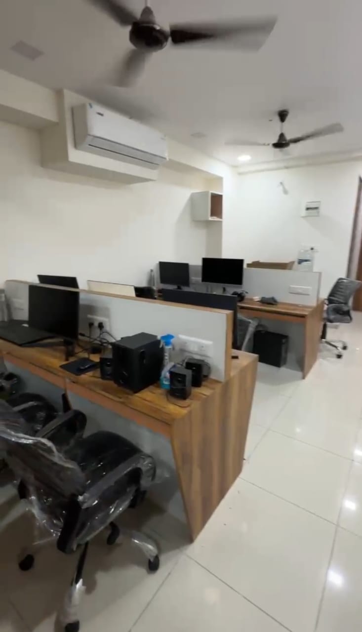 704 Sq. Ft. Commercial Office for Rent in Jodhpur Ahmedabad - Media 2