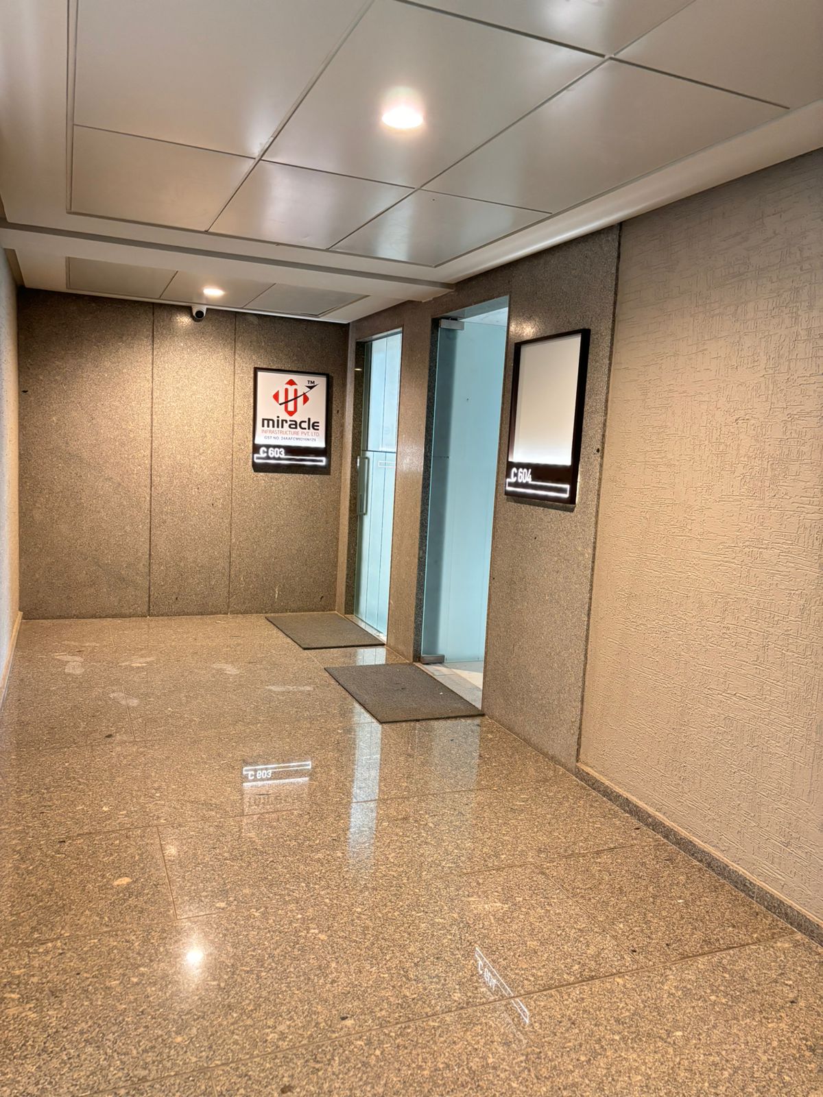 770 Sq. Ft. Commercial Office for Rent in Shela Ahmedabad - Media 2