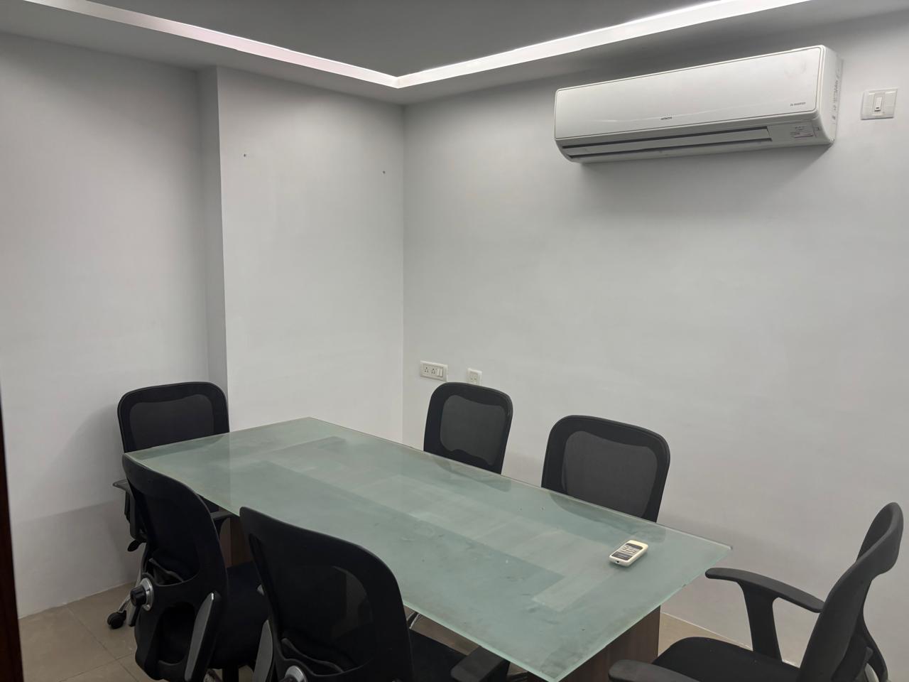 638 Sq. Ft. Commercial Office for Rent in Sg Highway Ahmedabad