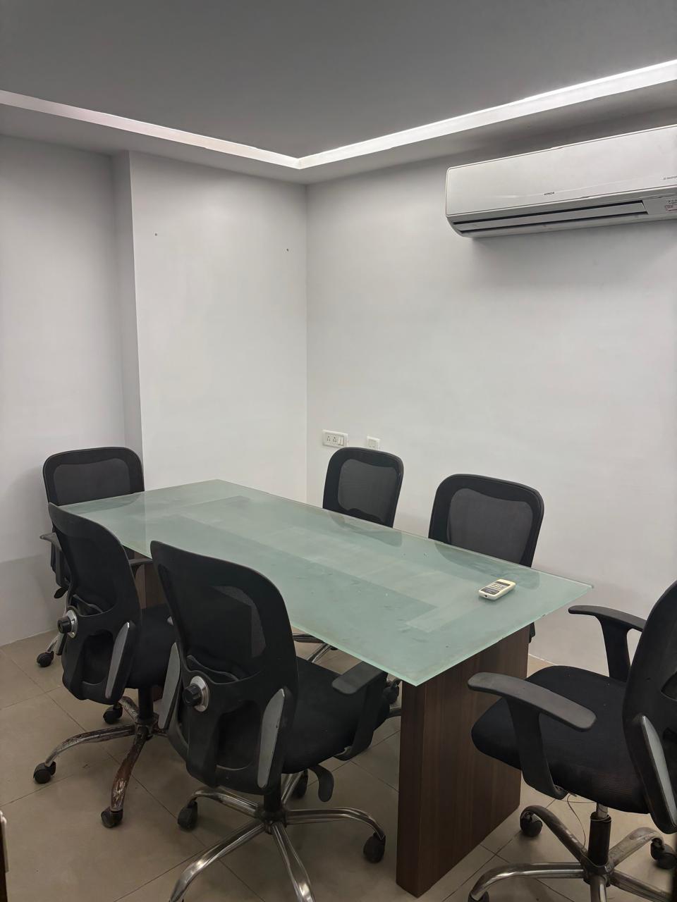 638 Sq. Ft. Commercial Office for Rent in Sg Highway Ahmedabad - Media 2