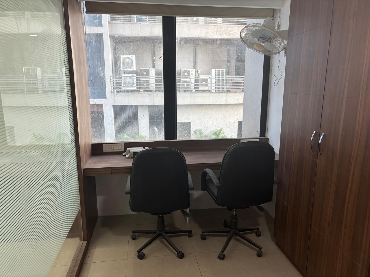 638 Sq. Ft. Commercial Office for Rent in Sg Highway Ahmedabad - Media 3