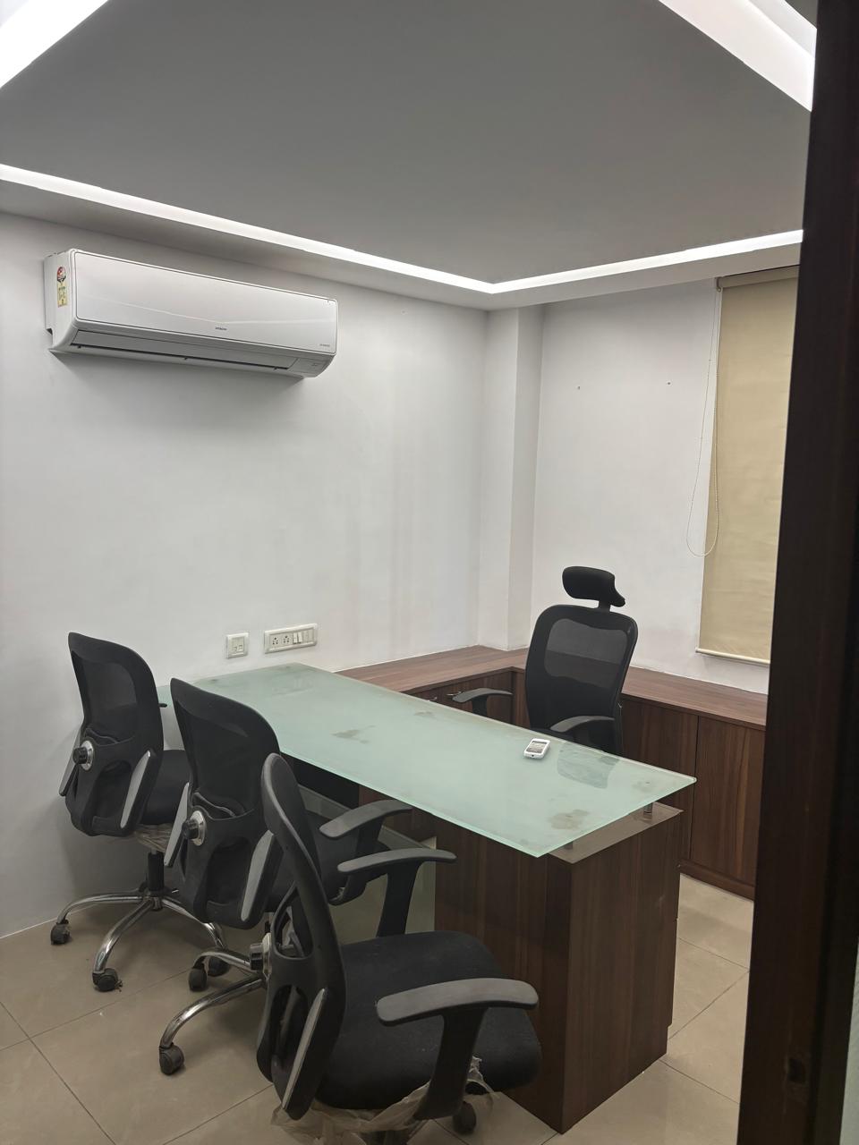 638 Sq. Ft. Commercial Office for Rent in Sg Highway Ahmedabad - Media 4