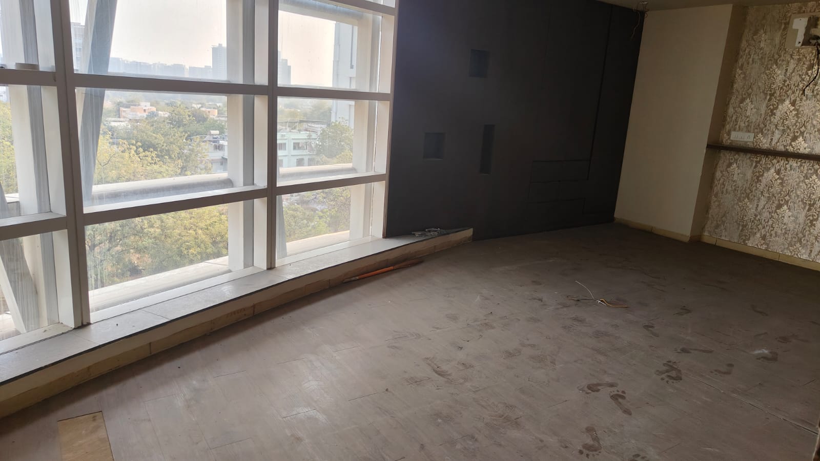 1882 Sq. Ft. Commercial Office for Rent in Sg Highway Ahmedabad - Media 4