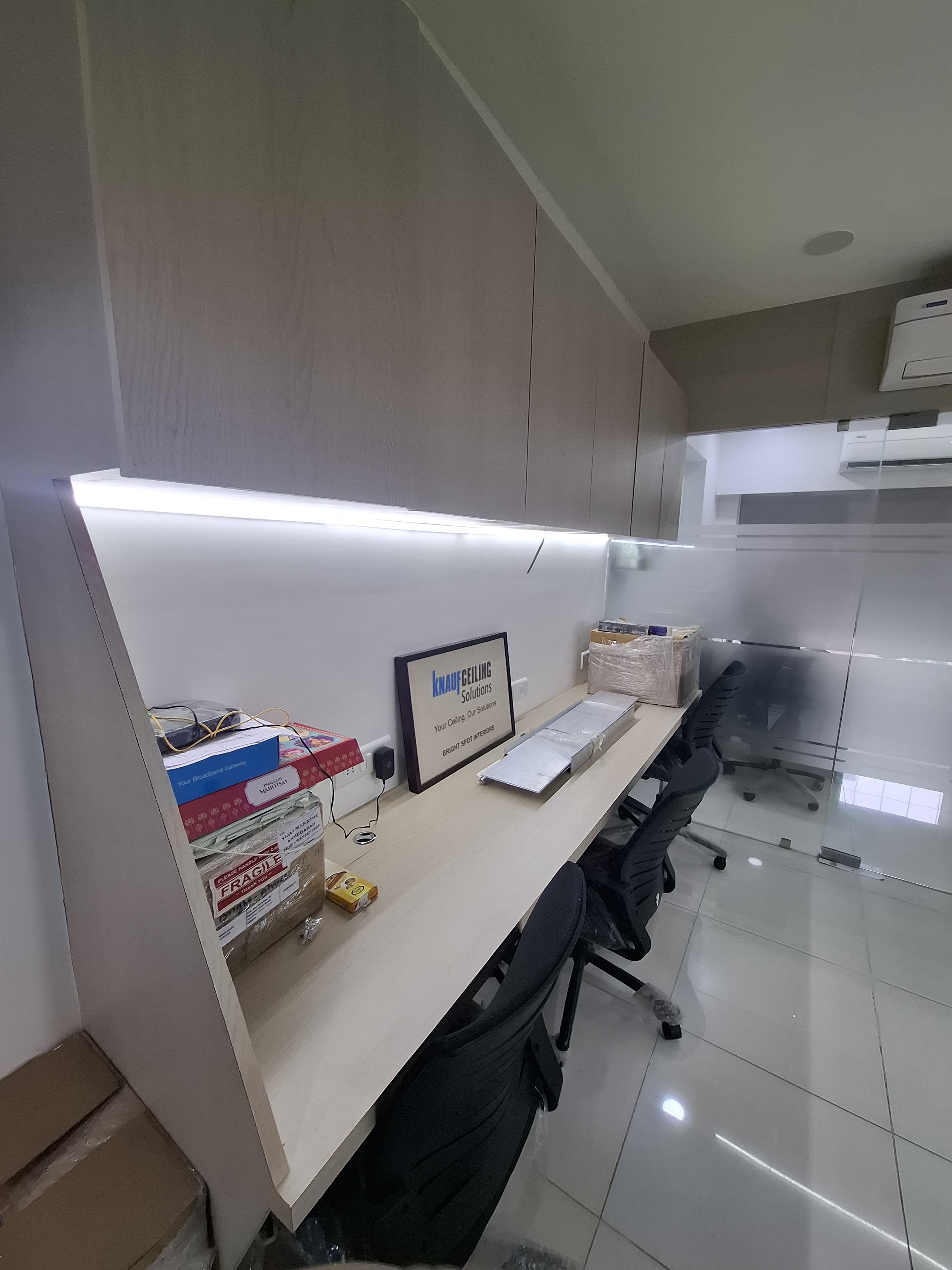 510 Sq. Ft. Commercial Office for Rent in Shyamal Cross Road Ahmedabad - Media 5
