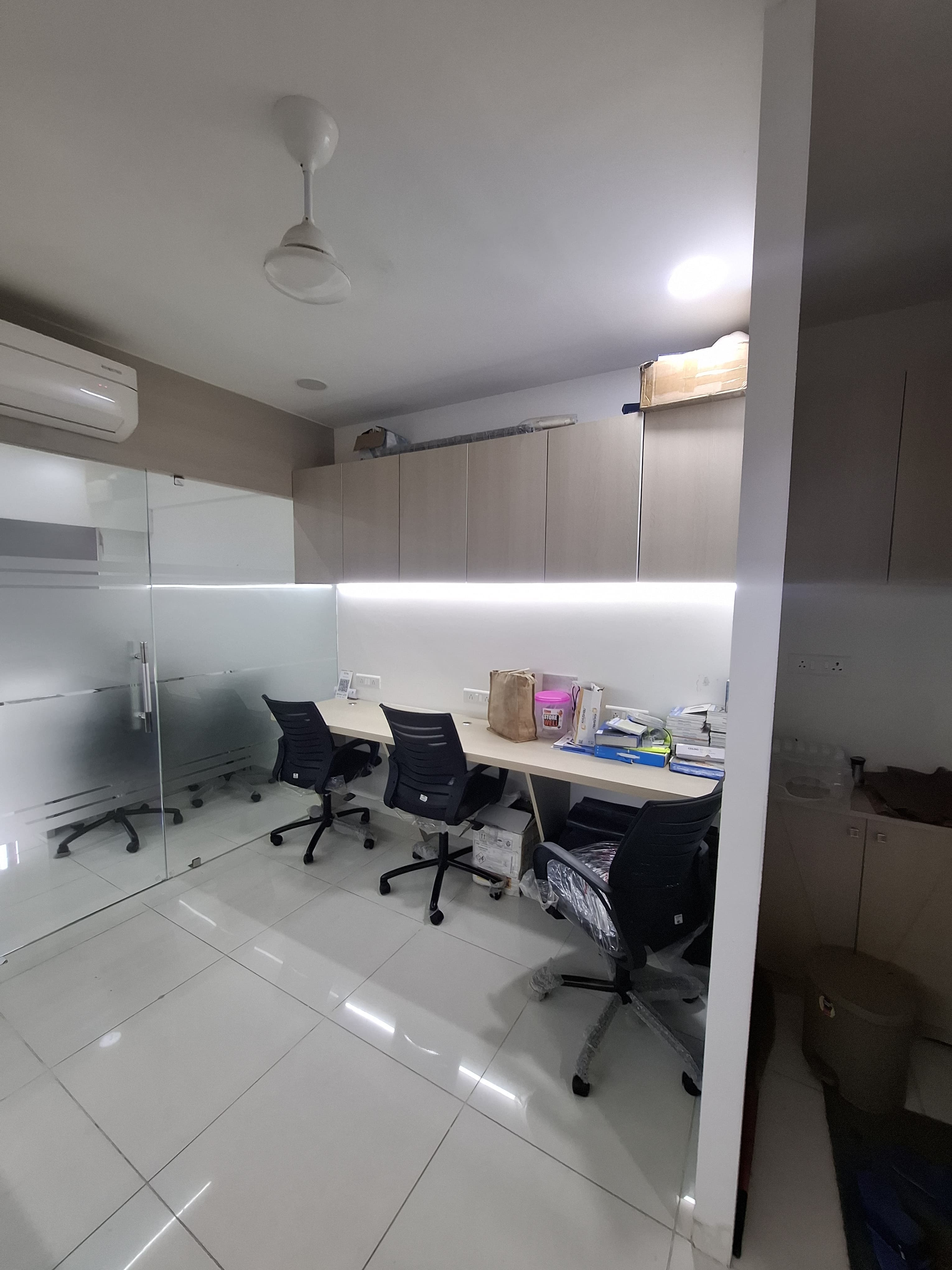 510 Sq. Ft. Commercial Office for Rent in Shyamal Cross Road Ahmedabad - Media 6