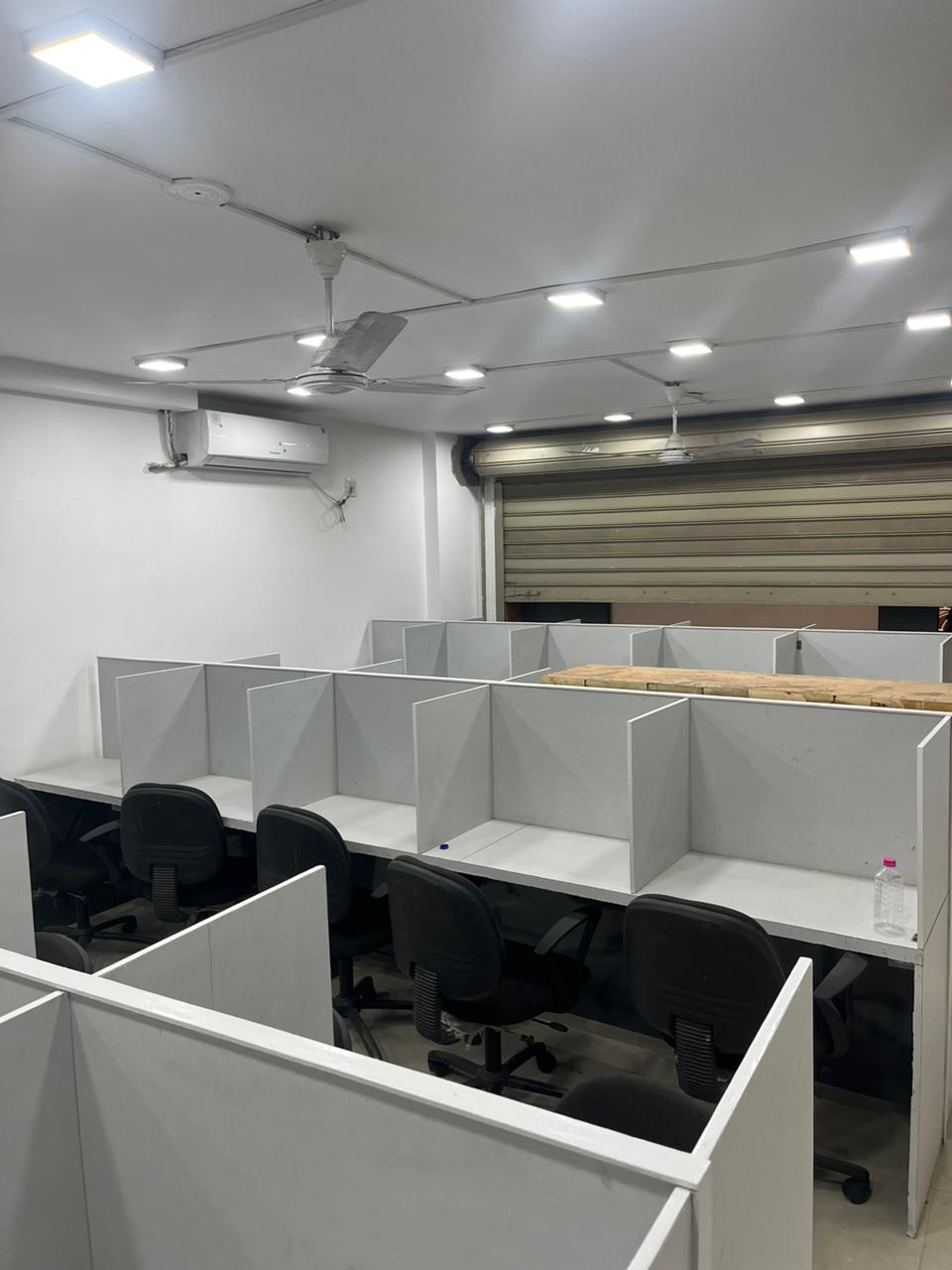 Office 1143 Sq. Ft. Commercial Office for Rent in Satellite Ahmedabad - Media 4