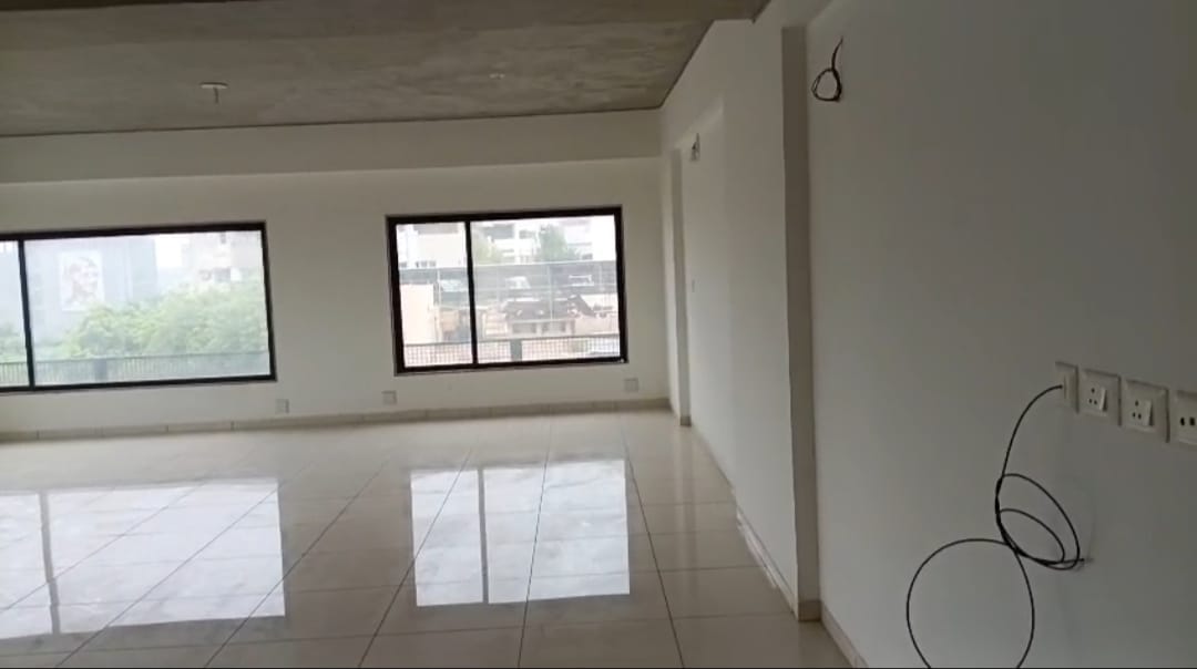 1200 Sq. Ft. Commercial Office for Rent in Ashram Road Ahmedabad
