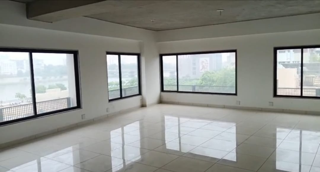 1200 Sq. Ft. Commercial Office for Rent in Ashram Road Ahmedabad - Media 5