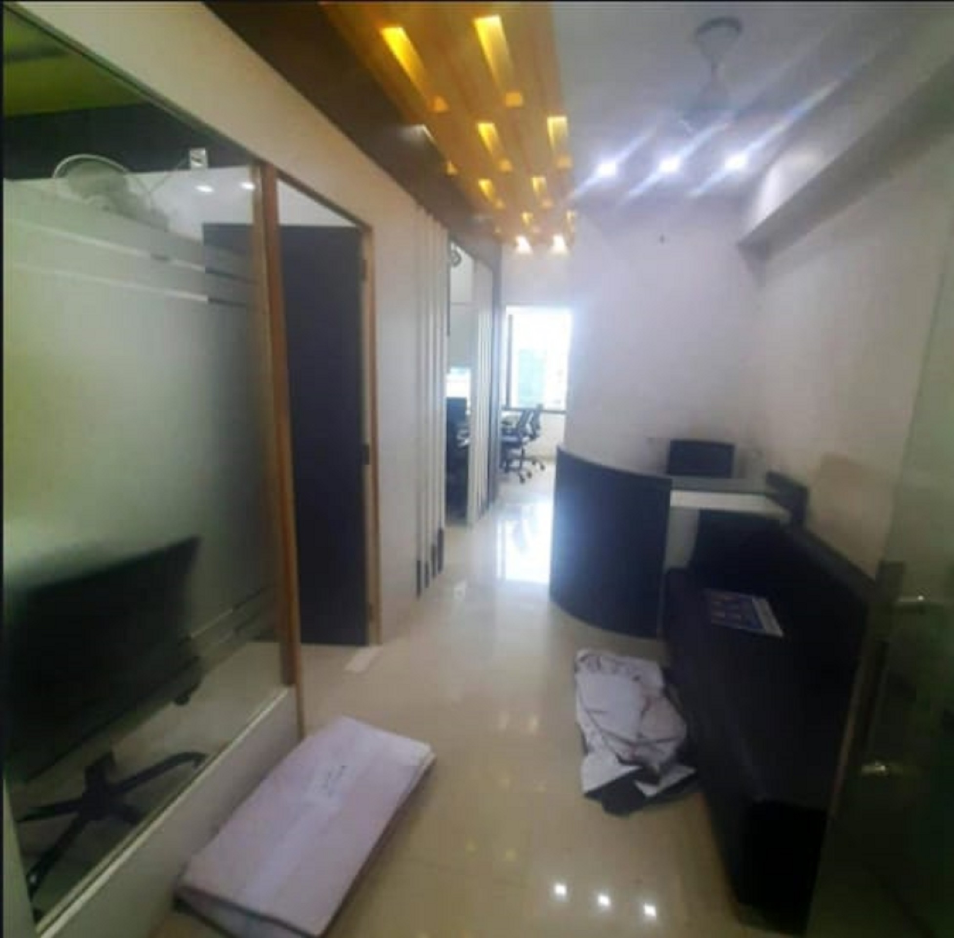 650 Sq. Ft. Commercial Office for Rent in Bodakdev Ahmedabad - Media 3