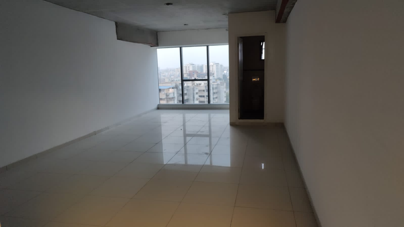 769 Sq. Ft. Commercial Office for Rent in Iscon Ambli Road Ahmedabad - Media 5