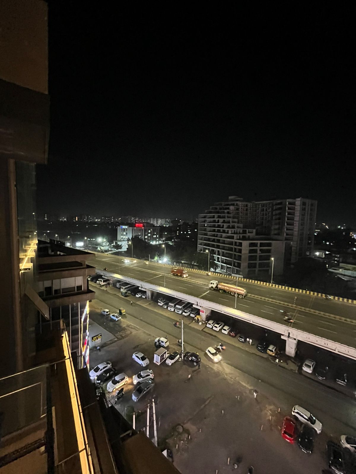 769 Sq. Ft. Commercial Office for Rent in Iscon Ambli Road Ahmedabad - Media 6