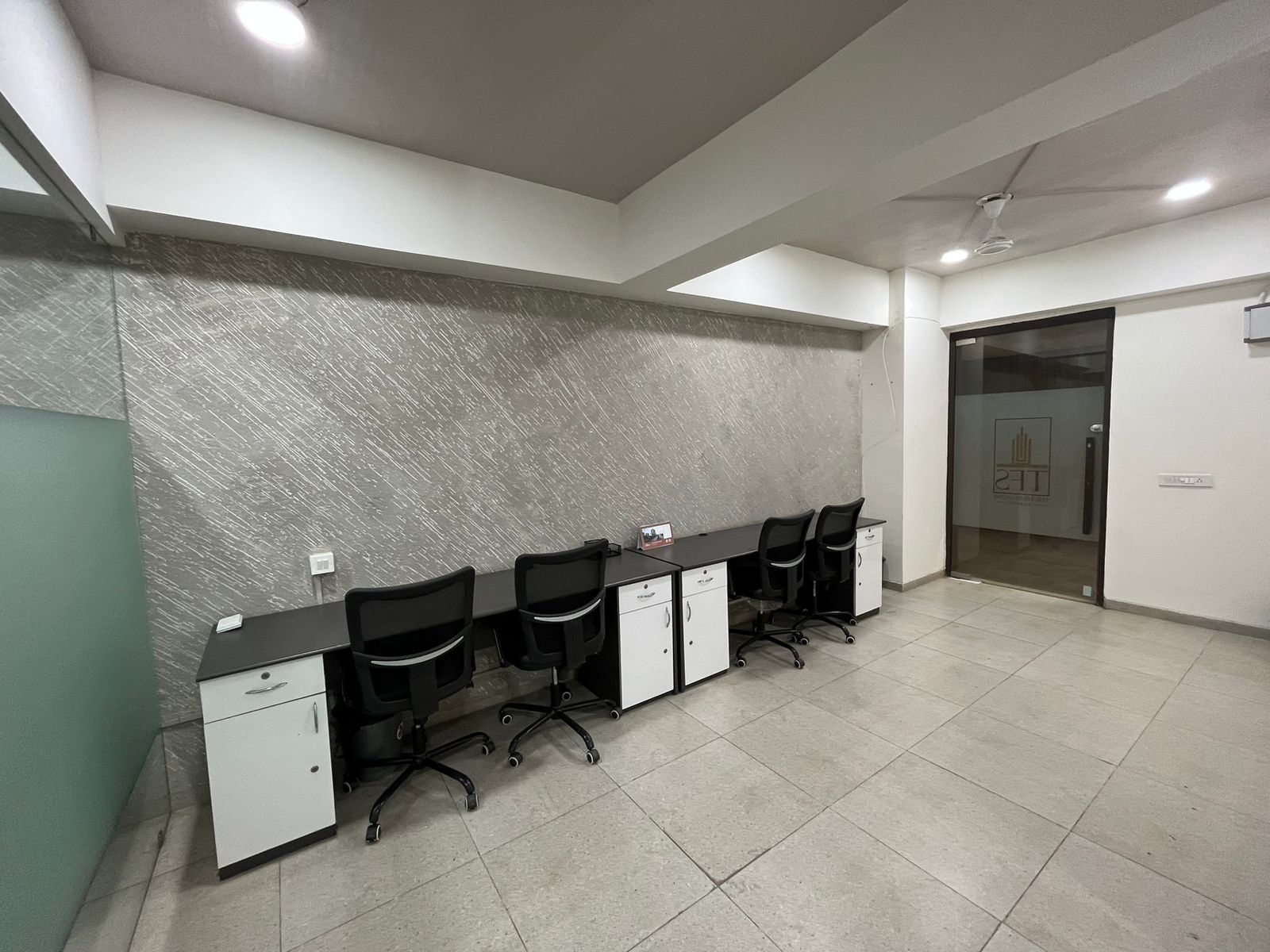 769 Sq. Ft. Commercial Office for Rent in Iscon Ambli Road Ahmedabad - Media 7