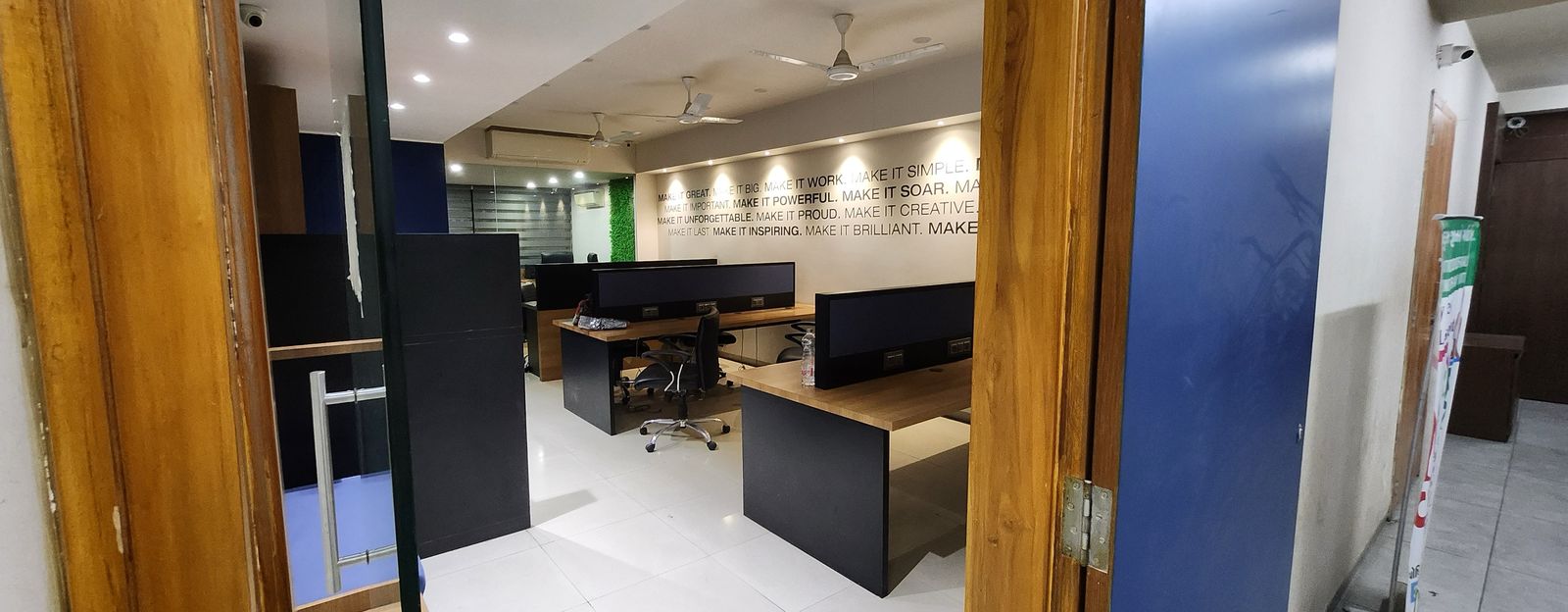921 Sq. Ft. Commercial Office for Rent in Memnagar/gurukul Ahmedabad - Media 6