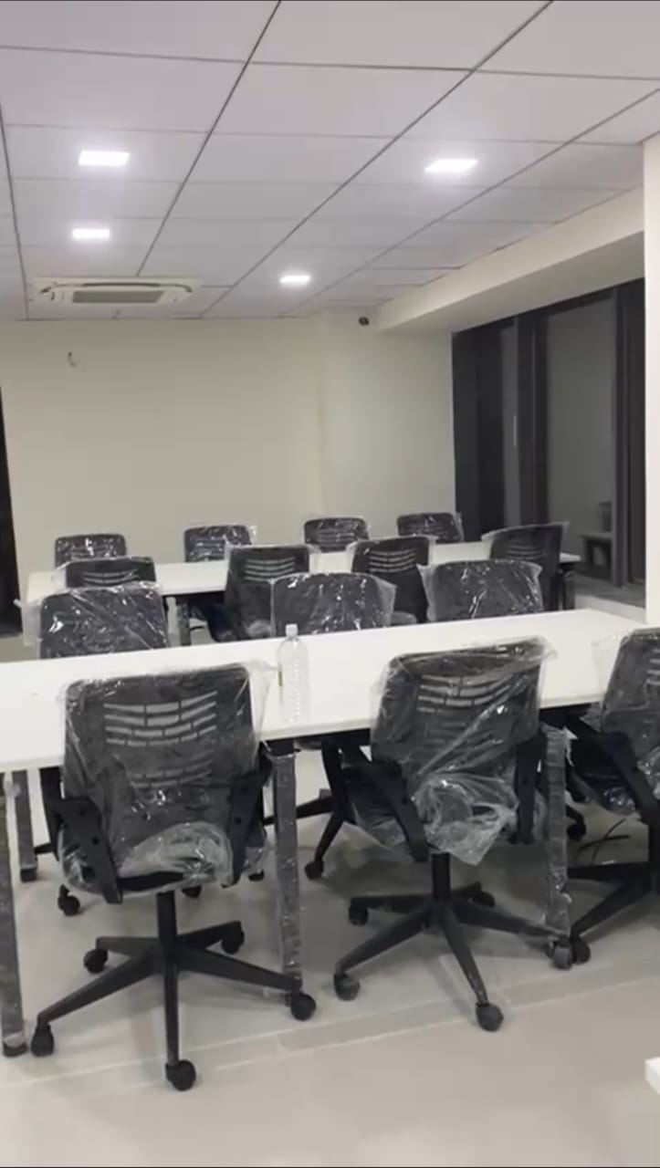 2266 Sq. Ft. Commercial Office for Rent in Thaltej Ahmedabad - Media 2