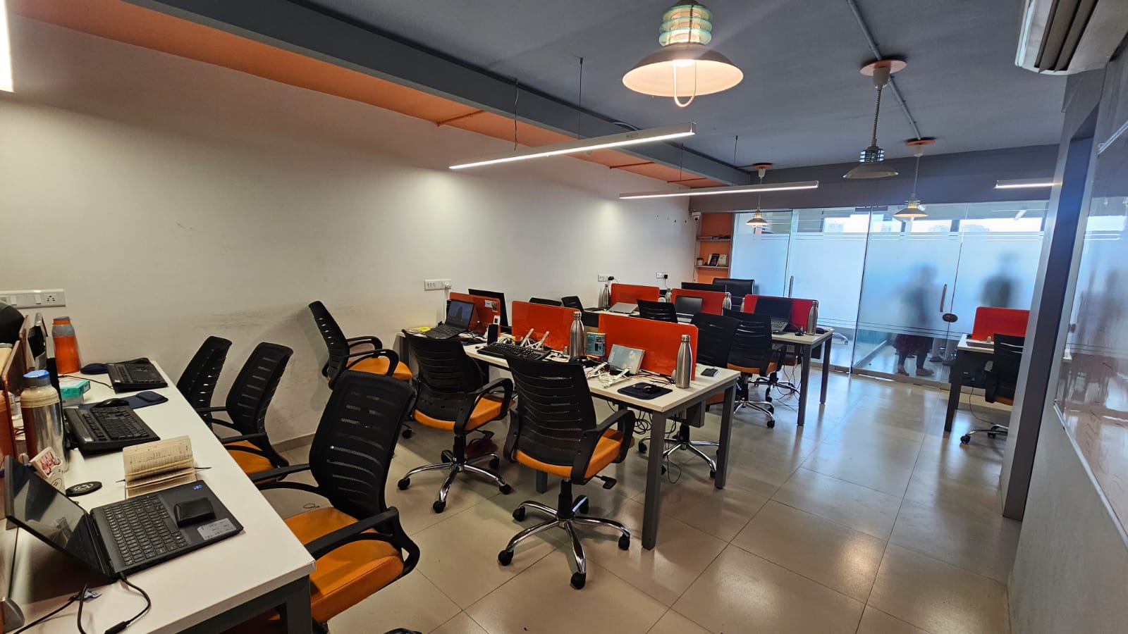 1058 Sq. Ft. Commercial Office for Rent in Iscon Ambli Road Ahmedabad - Media 4