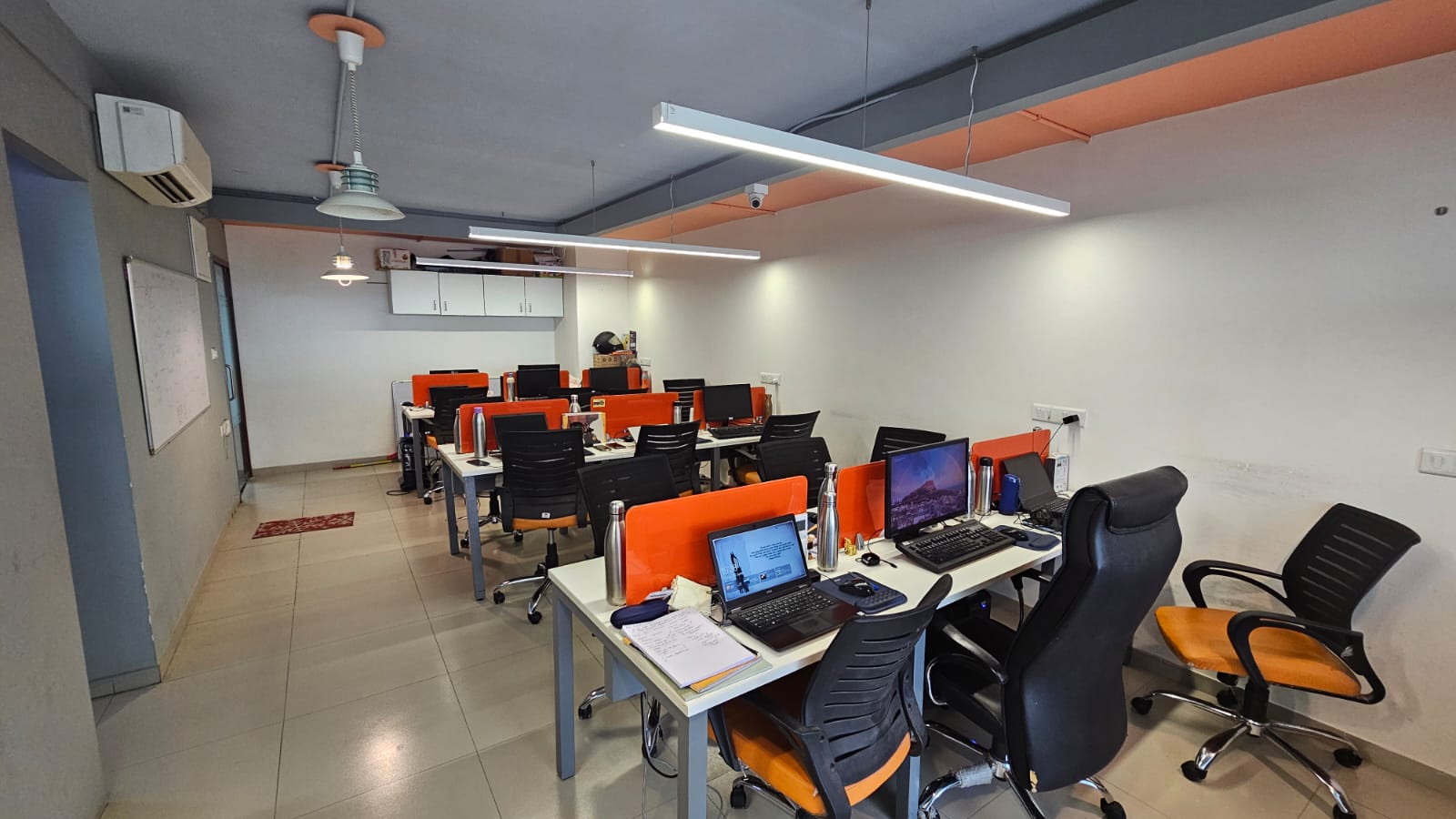 1058 Sq. Ft. Commercial Office for Rent in Iscon Ambli Road Ahmedabad - Media 6