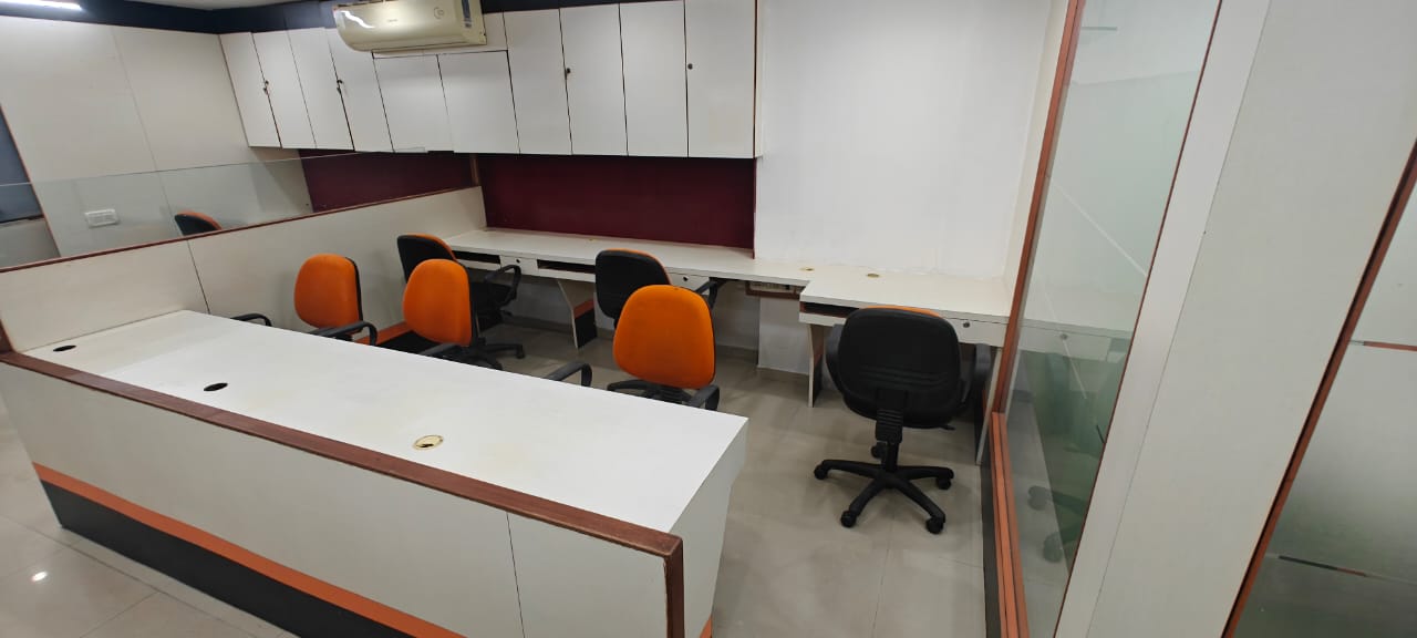 1399 Sq. Ft. Commercial Office for Rent in Cg Road Ahmedabad - Media 8