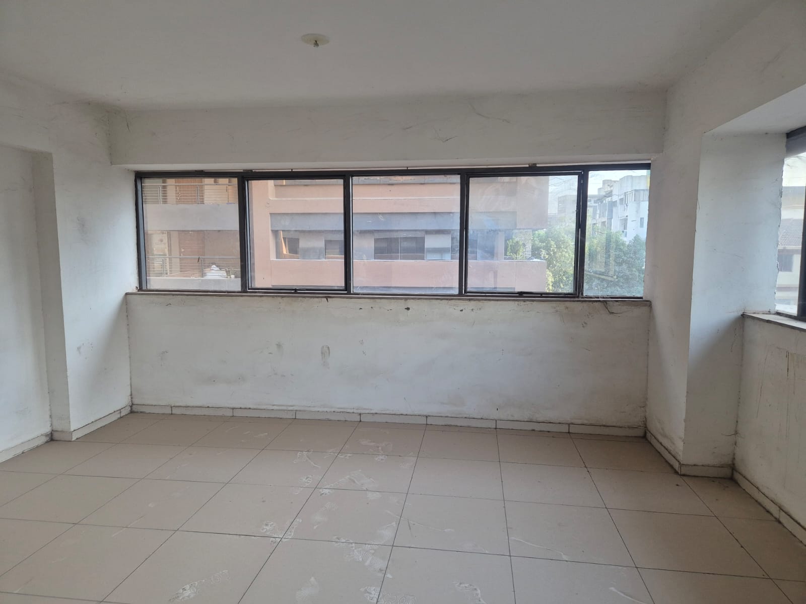 755 Sq. Ft. Commercial Office for Rent in Cg Road Ahmedabad - Media 2