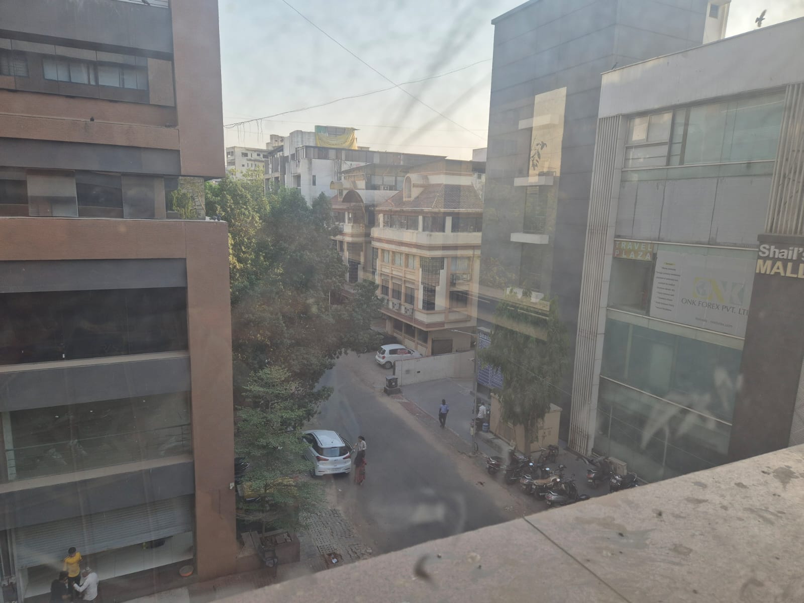 755 Sq. Ft. Commercial Office for Rent in Cg Road Ahmedabad - Media 5