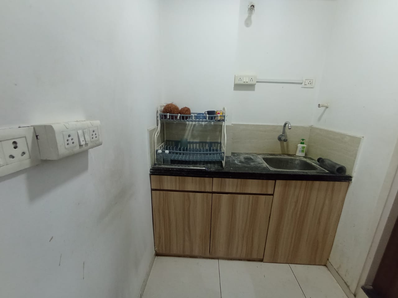 Office 1110 Sq. Ft. Commercial Office for Rent in Ambawadi Ahmedabad - Media 4