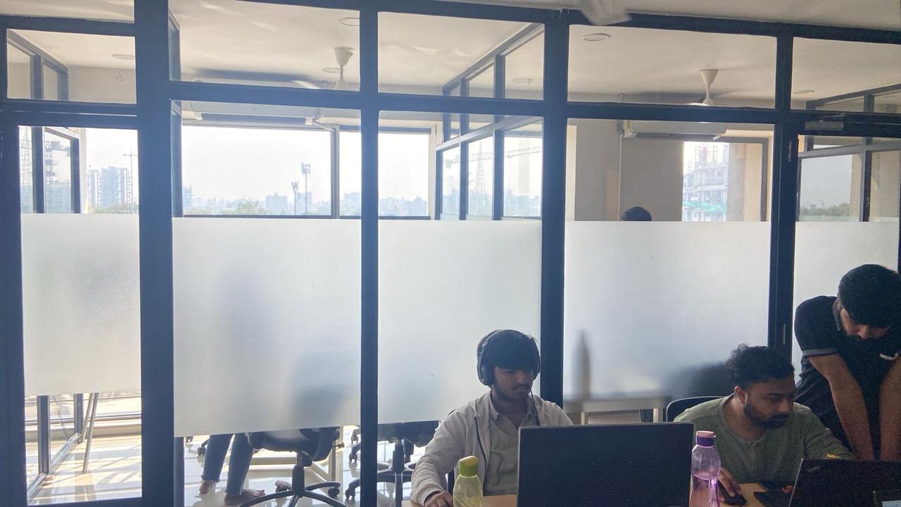 Office 1250 Sq. Ft. Commercial Office for Rent in Vastrapur Ahmedabad - Media 15