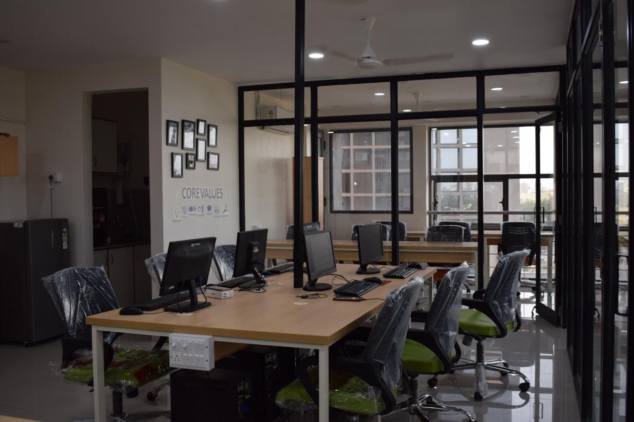 Office 1250 Sq. Ft. Commercial Office for Rent in Vastrapur Ahmedabad - Media 10