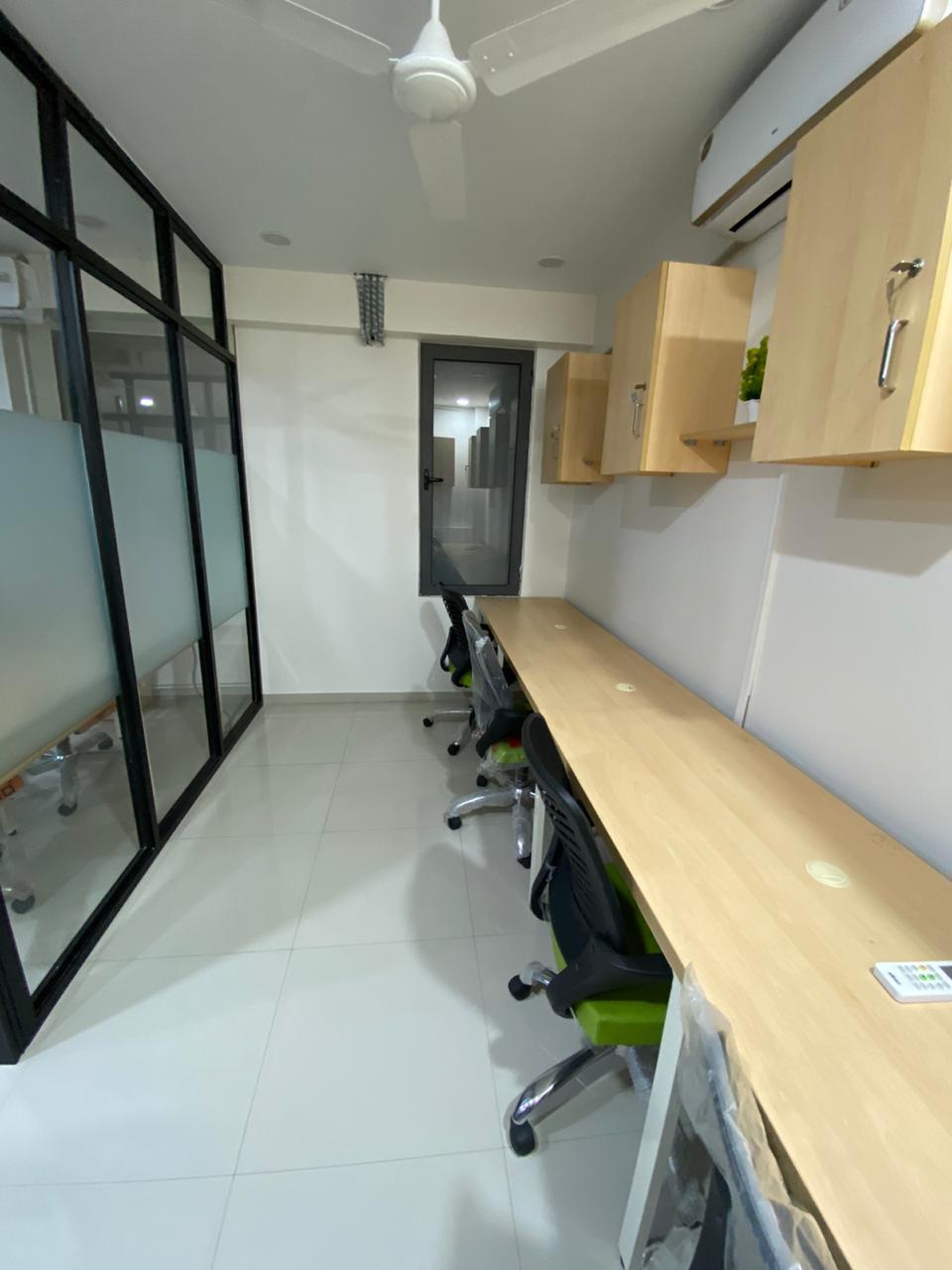 Office 1250 Sq. Ft. Commercial Office for Rent in Vastrapur Ahmedabad - Media 14