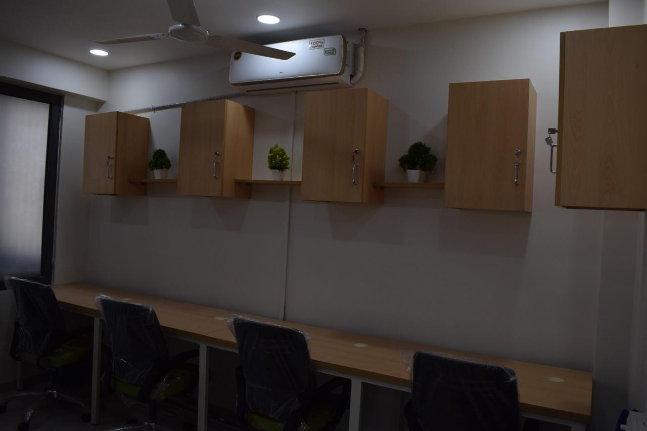 Office 1250 Sq. Ft. Commercial Office for Rent in Vastrapur Ahmedabad - Media 13