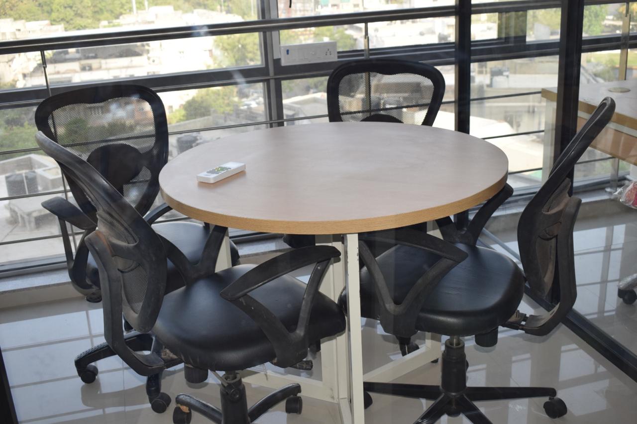Office 1250 Sq. Ft. Commercial Office for Rent in Vastrapur Ahmedabad - Media 7