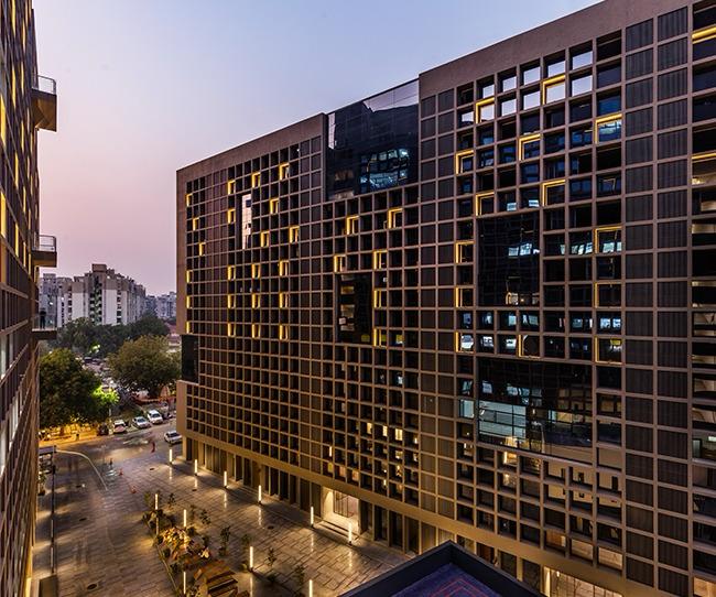 Office 1250 Sq. Ft. Commercial Office for Rent in Vastrapur Ahmedabad - Media 4