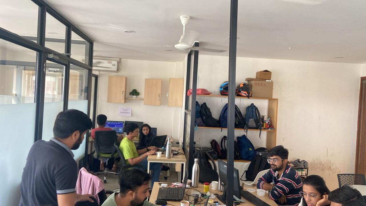 Office 1250 Sq. Ft. Commercial Office for Rent in Vastrapur Ahmedabad - Media 2